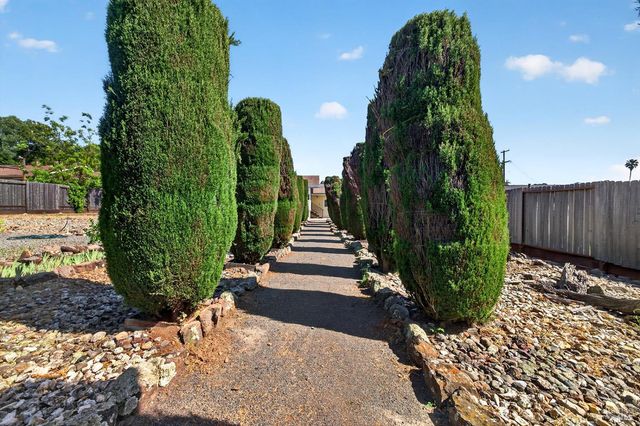 5035 Boulder Ln, Santa Rosa, CA 95405