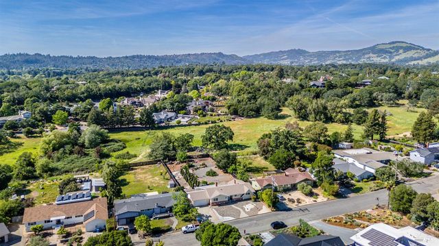 5035 Boulder Ln, Santa Rosa, CA 95405