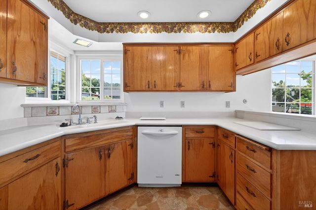 5035 Boulder Ln, Santa Rosa, CA 95405