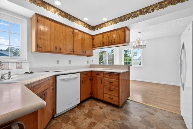 5035 Boulder Ln, Santa Rosa, CA 95405