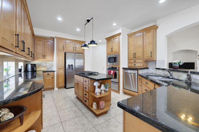 20810 E Cameron Ridge Drive, Cypress, TX 77433