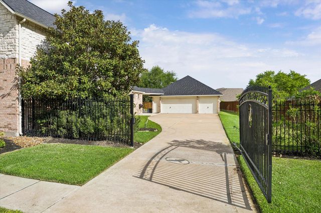 20810 E Cameron Ridge Drive, Cypress, TX 77433