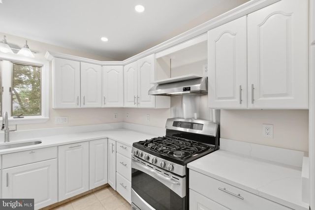 1036 CARPER ST, Mclean, VA 22101