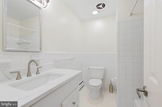 1036 CARPER ST, Mclean, VA 22101