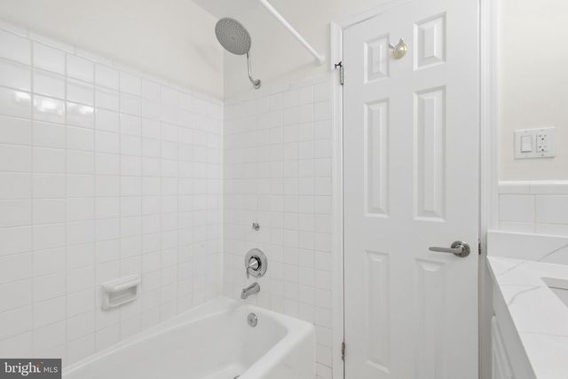 1036 CARPER ST, Mclean, VA 22101