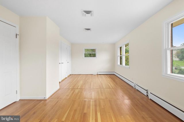 1036 CARPER ST, Mclean, VA 22101