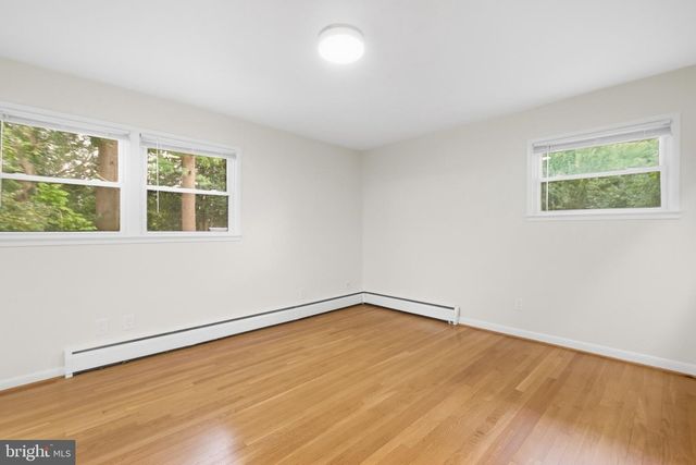 1036 CARPER ST, Mclean, VA 22101
