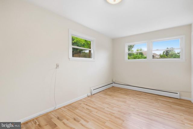 1036 CARPER ST, Mclean, VA 22101