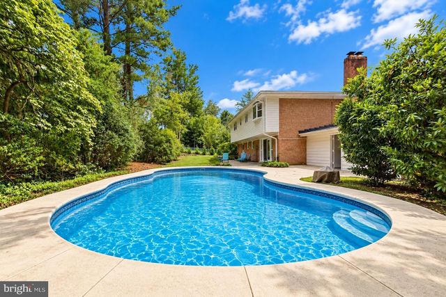 1036 CARPER ST, Mclean, VA 22101
