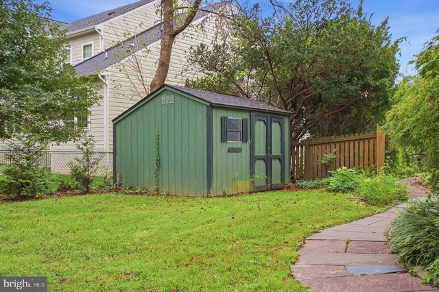 1036 CARPER ST, Mclean, VA 22101