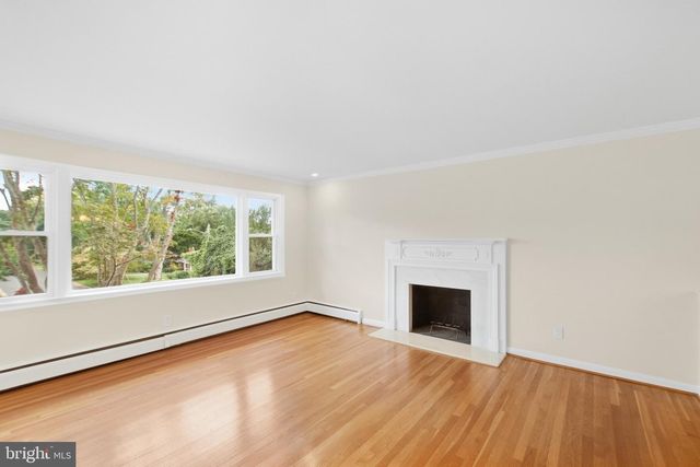 1036 CARPER ST, Mclean, VA 22101