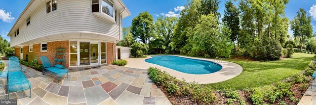 1036 CARPER ST, Mclean, VA 22101