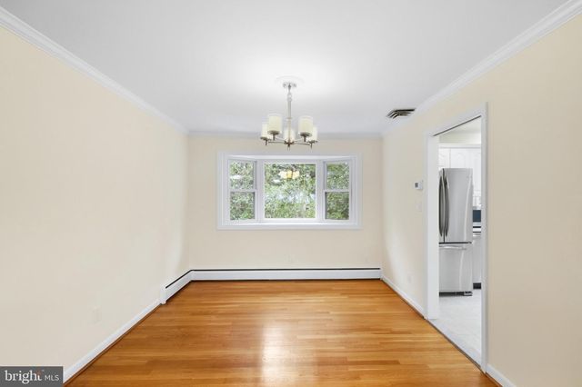 1036 CARPER ST, Mclean, VA 22101