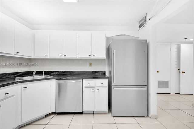 2780 NE 183rd St 115, Aventura, FL 33160