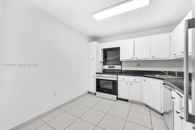 2780 NE 183rd St 115, Aventura, FL 33160