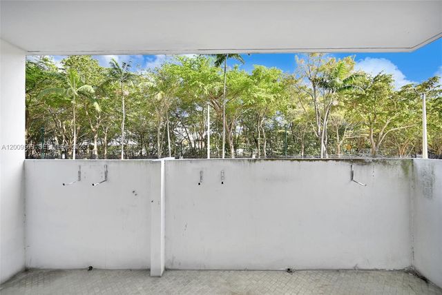 2780 NE 183rd St 115, Aventura, FL 33160