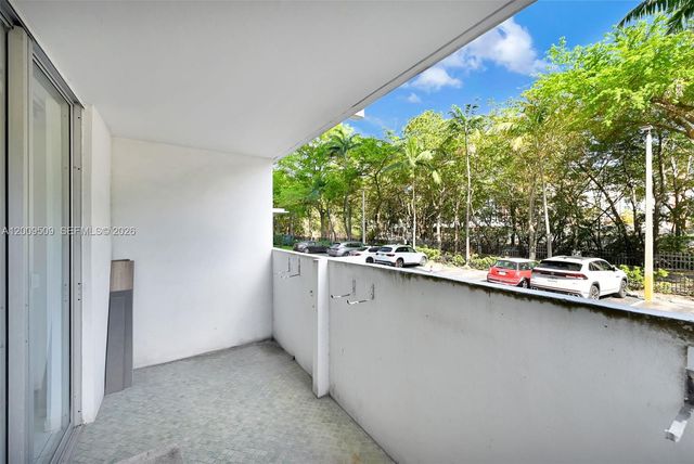 2780 NE 183rd St 115, Aventura, FL 33160