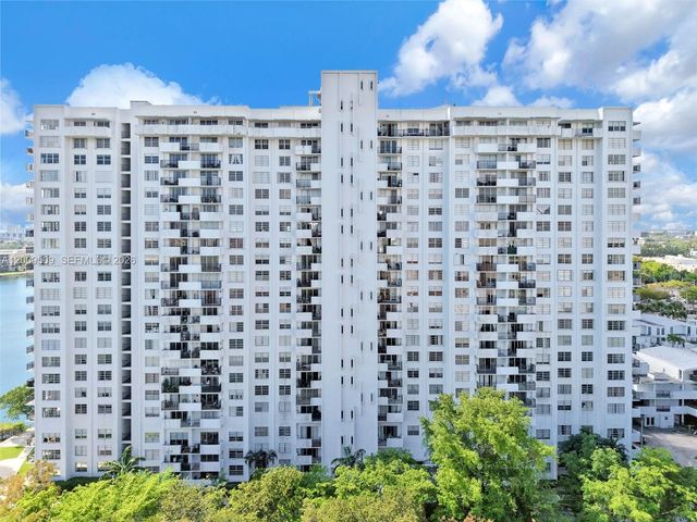 2780 NE 183rd St 115, Aventura, FL 33160