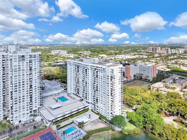 2780 NE 183rd St 115, Aventura, FL 33160