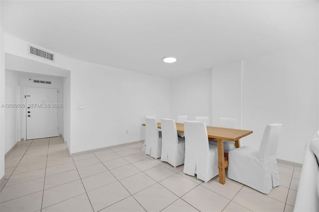 2780 NE 183rd St 115, Aventura, FL 33160