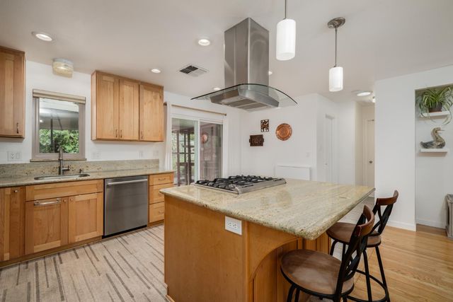 6048 14th St, Sacramento, CA 95822
