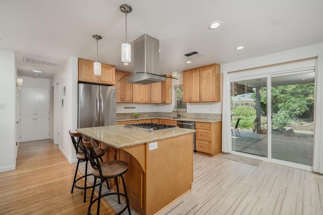 6048 14th St, Sacramento, CA 95822