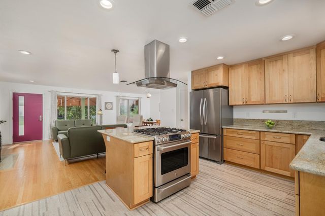 6048 14th St, Sacramento, CA 95822