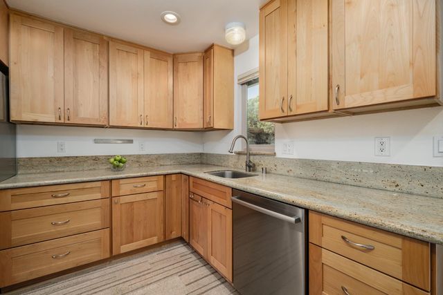 6048 14th St, Sacramento, CA 95822