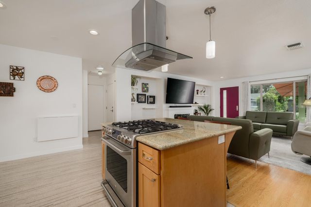 6048 14th St, Sacramento, CA 95822