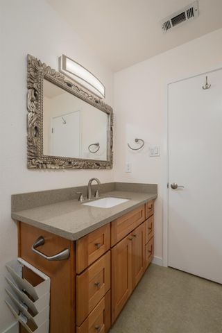 6048 14th St, Sacramento, CA 95822