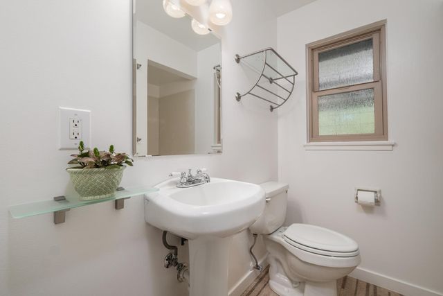 6048 14th St, Sacramento, CA 95822
