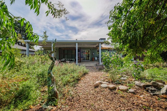 6048 14th St, Sacramento, CA 95822