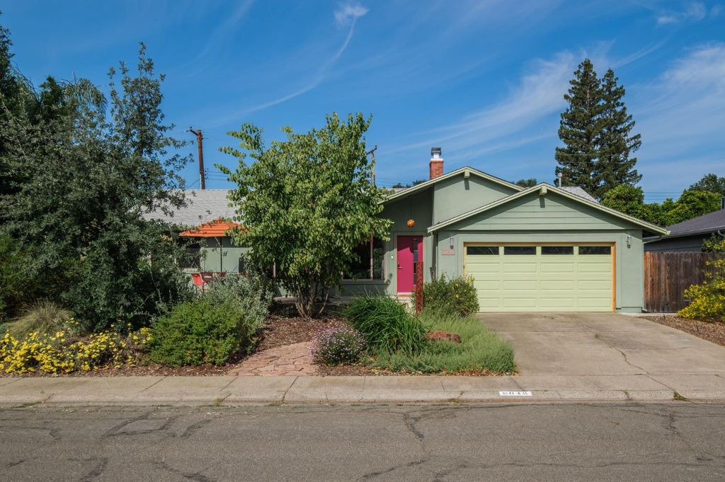 6048 14th St, Sacramento, CA 95822