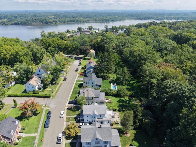15 Freleigh Place, Coxsackie, NY 12051