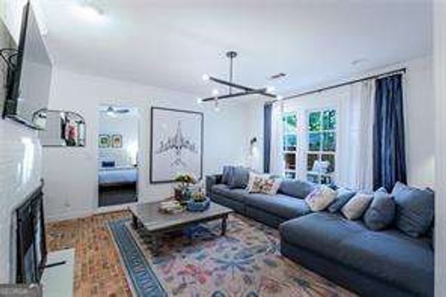 4006 N Stratford Road NE, Atlanta, GA 30342