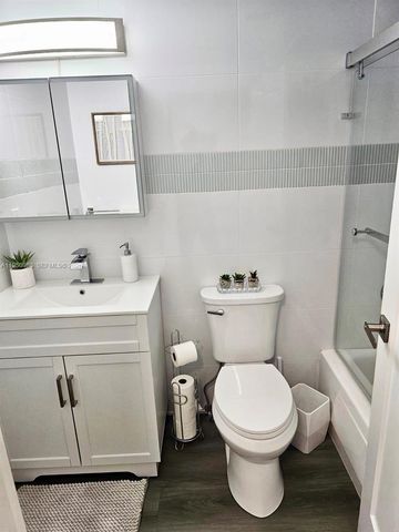 2501 S Ocean Dr L14, Hollywood, FL 33019