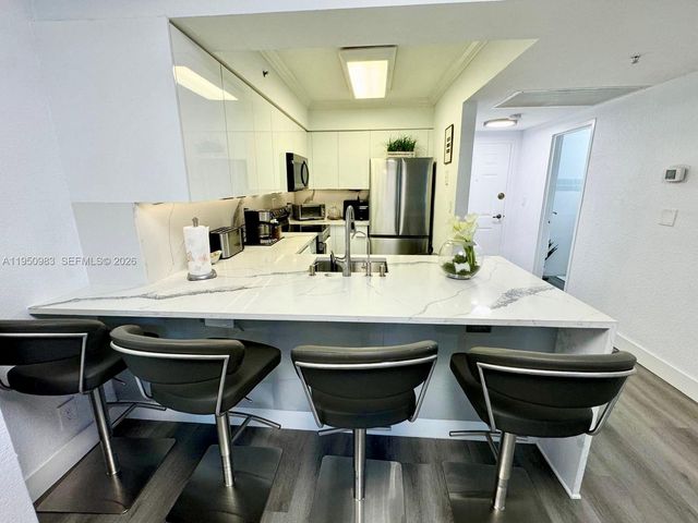 2501 S Ocean Dr L14, Hollywood, FL 33019