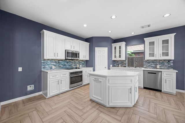 2207 Thistlerock Lane, Sugar Land, TX 77479