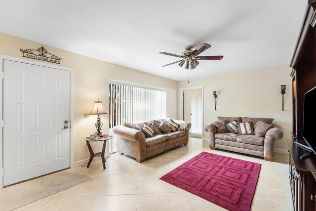 2005 20th Lane, Greenacres, FL 33463