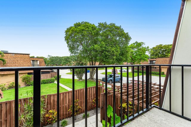 2005 20th Lane, Greenacres, FL 33463
