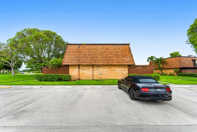 2005 20th Lane, Greenacres, FL 33463