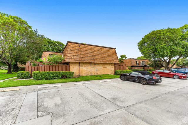 2005 20th Lane, Greenacres, FL 33463
