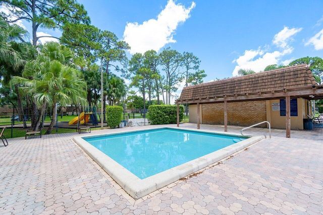 2005 20th Lane, Greenacres, FL 33463