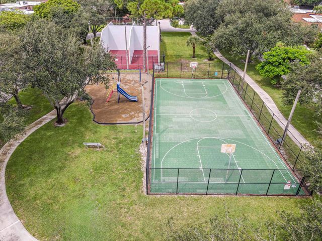 2005 20th Lane, Greenacres, FL 33463