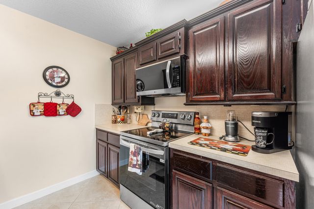 2005 20th Lane, Greenacres, FL 33463