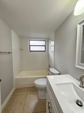 1545 Lake Crystal Drive D, West Palm Beach, FL 33411