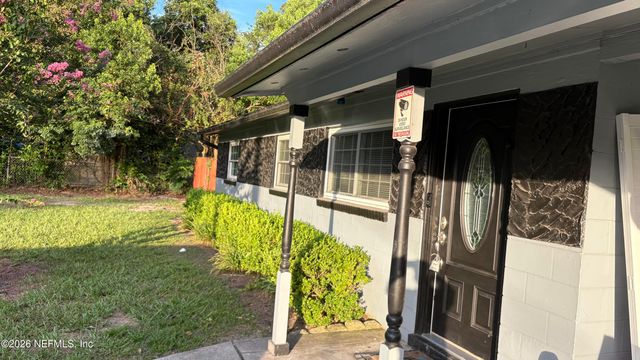 8036 DELAROCHE Drive, Jacksonville, FL 32210
