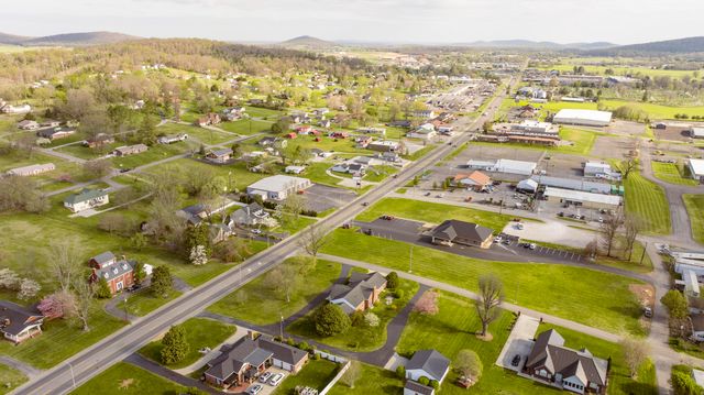 726 N Main Street, Monticello, KY 42633