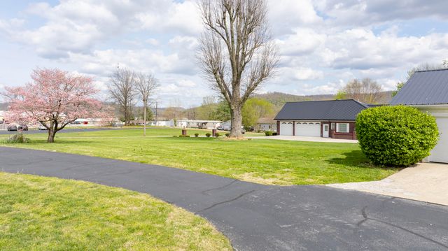 726 N Main Street, Monticello, KY 42633