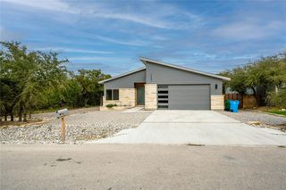 21802 Surrey LN, Lago Vista, TX 78645